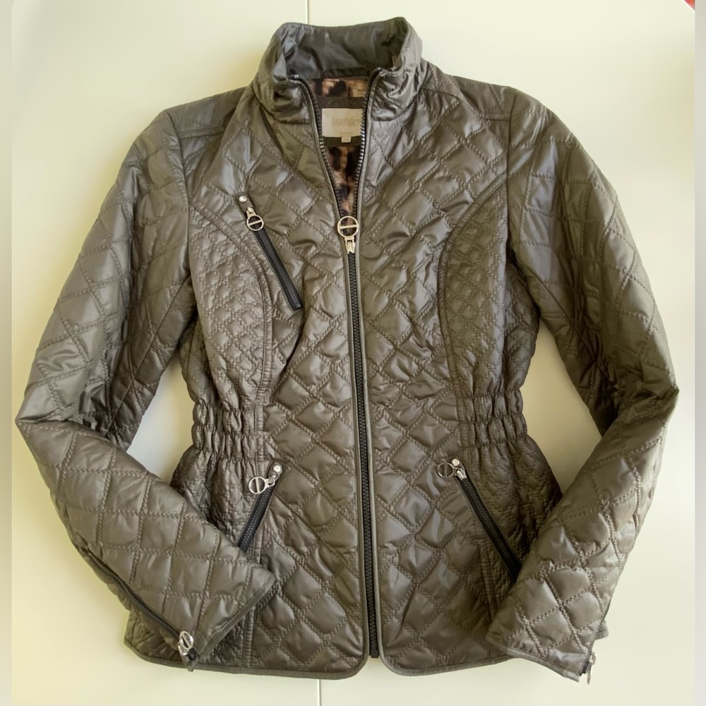Laundry by Shelli Segal. EUC, Olive green quilted jacket XS